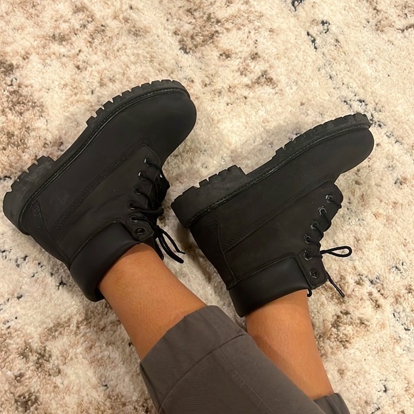 Timberland Black Nubuck Boots - Picture 5 of 16